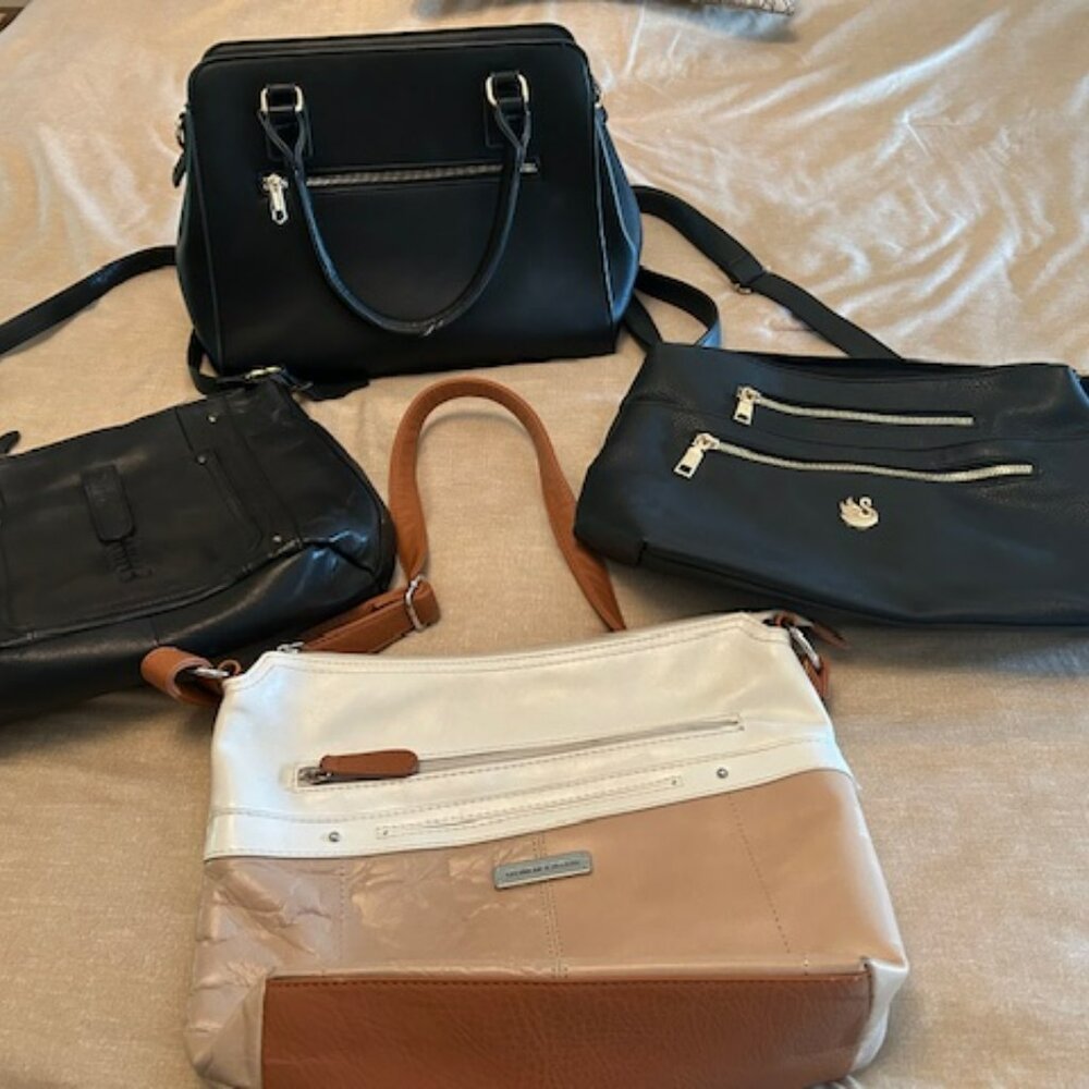 Lot 5 Purses -all good condition